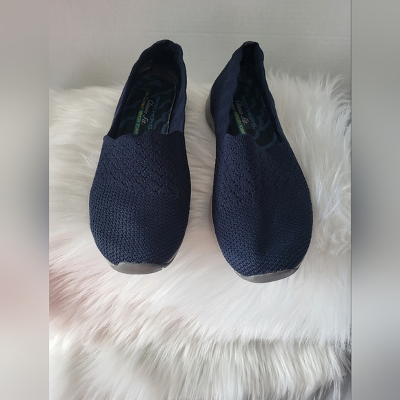 Skechers Women Breathable Slip-On Shoes, Size 9 - Picture 3 of 7